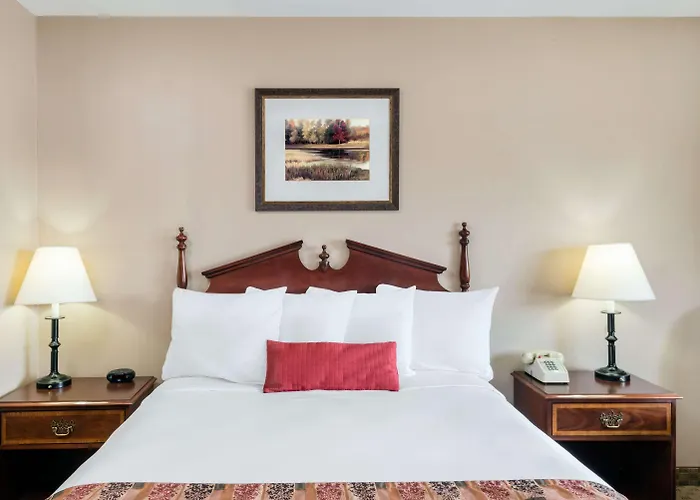 Hotel Days By Wyndham Show