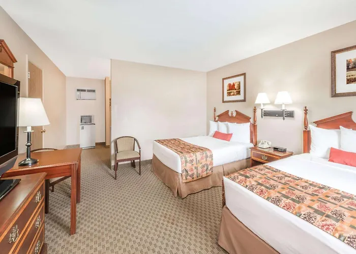 Days By Wyndham Show Hotel