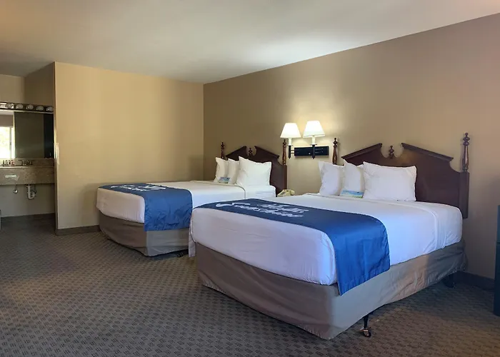 Hotel Days By Wyndham Show Show Low