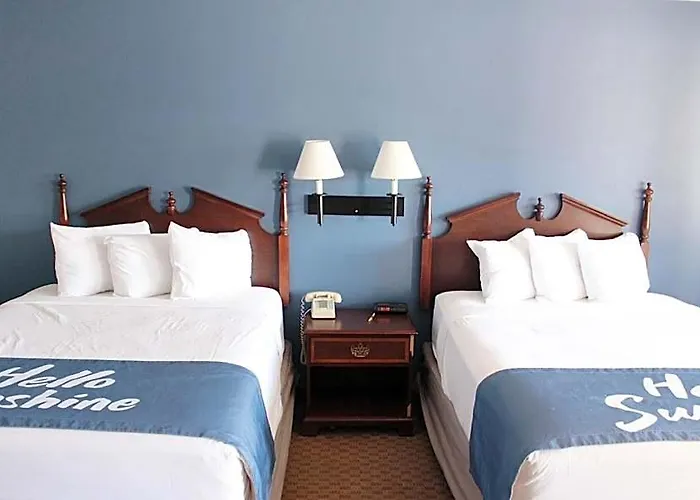 Hotel Days By Wyndham Show Show Low