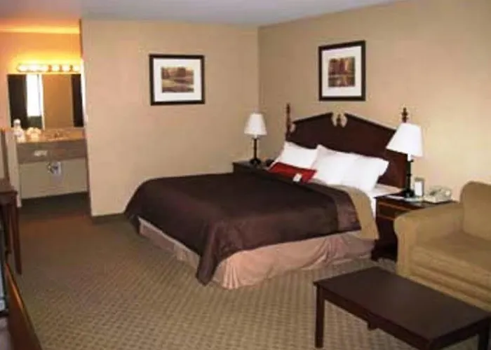 Days By Wyndham Show Show Low